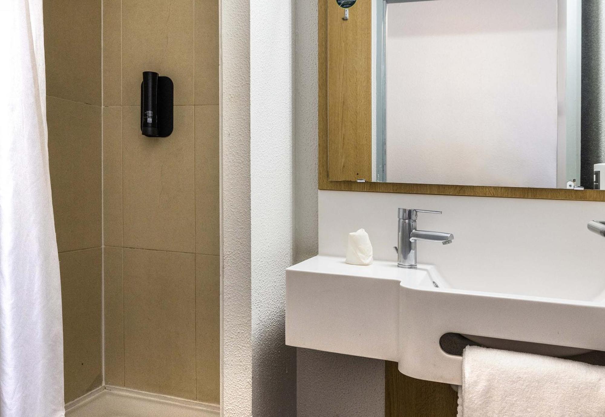 B&B Hotel Perpignan Nord Aeroport Екстер'єр фото