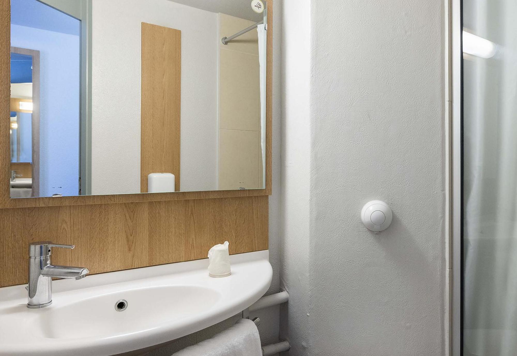 B&B Hotel Perpignan Nord Aeroport Екстер'єр фото