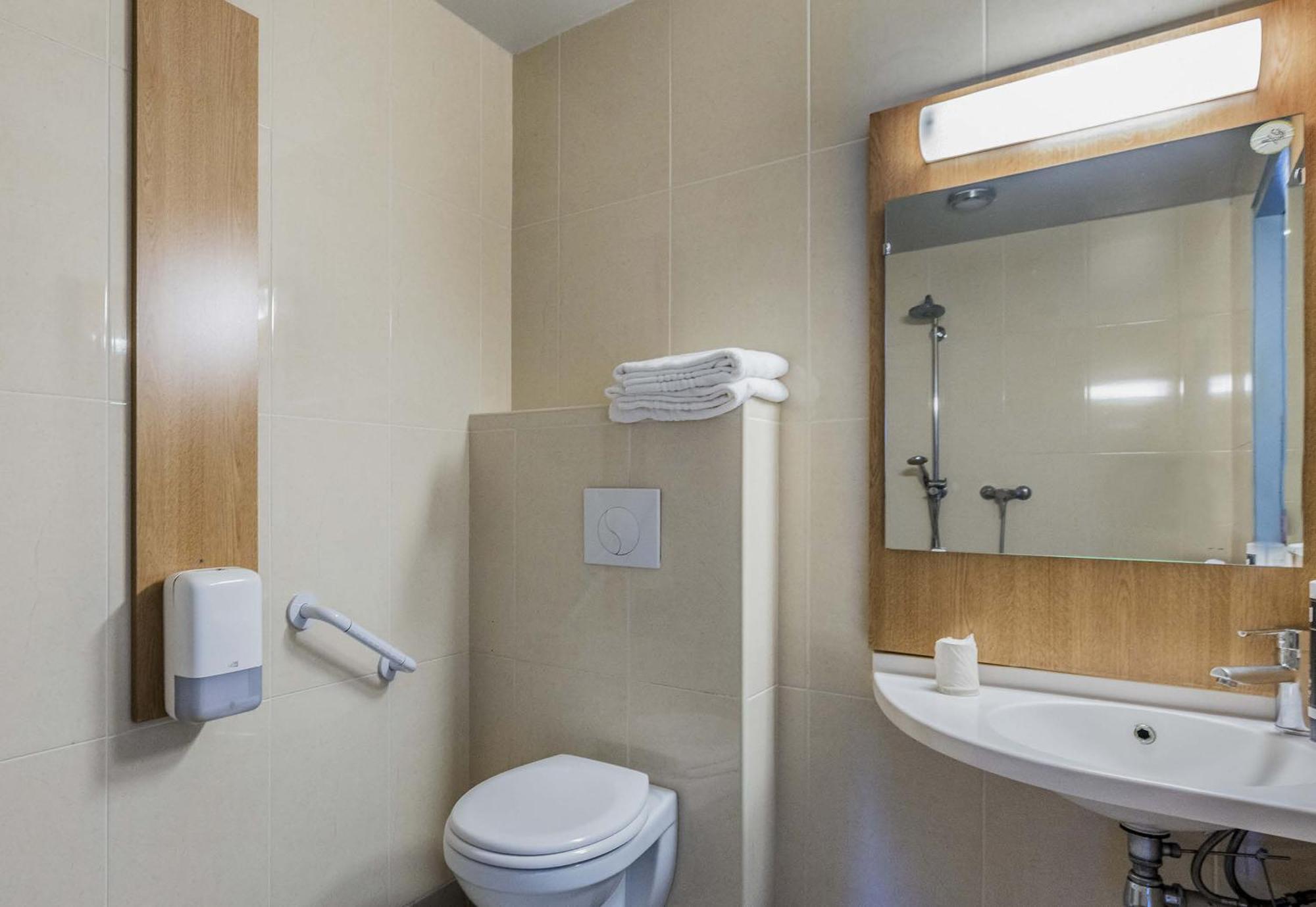 B&B Hotel Perpignan Nord Aeroport Екстер'єр фото